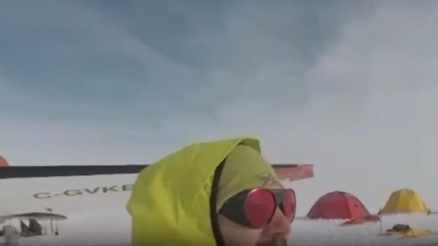 Românul care a cucerit Everestul pleacă spre Antarctica 1 romanul care a cucerit everestul pleaca spre antarctica vrea sa escaladeze 4 900 de metri 694fe095b0c2e