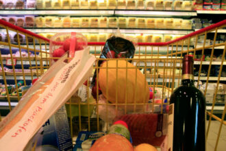 video cum putem combate risipa alimentara de sarbatori specialist mancarea are valoare doar daca ajunge pe masa nu la gunoi 694fc73cea0dd