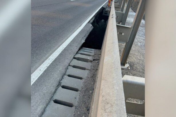 video inca o alunecare de teren a avut loc pe dn1 in prahova circulatia a fost restrictionata anuntul autoritatilor 6942731fe8cd5