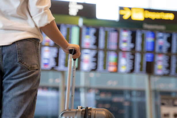 video romanii calatoresc tot mai mult cu avionul record de pasageri in 2025 pe aeroporturi inainte ne chinuiam pe la microbuze 693f33305e579