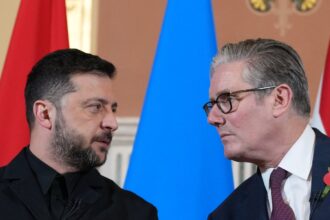 zelenskyy to meet starmer at downing street to discuss us draft peace deal 693518bec26a8