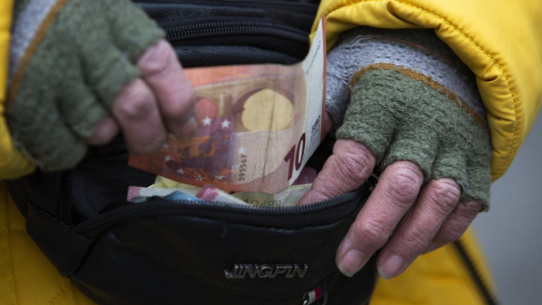 Bulgaria a lansat euro: 7,5 miliarde leva în numerar 1 75 miliarde de leva in numerar au iesit la lumina datorita euro bulgaria a lansat euro pe fondul entuziasmului si al fricii 6961e2848d6ac