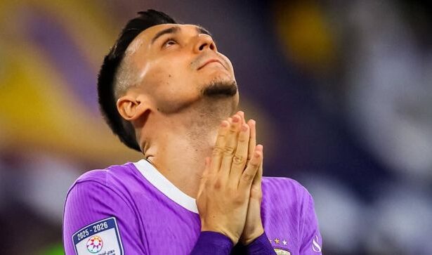 adrian sut titular la debutul in emirate meci spectaculos cu doua eliminari si doua duble 696de54d8f611