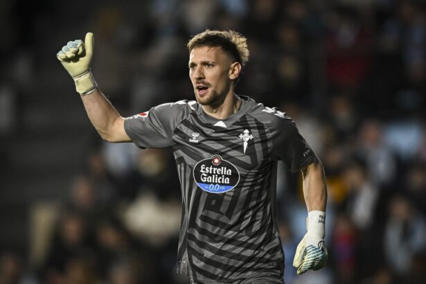 capitolul crucial la care ionut radu il intrece pe courtois romanul se lupta pentru a fi cel mai bun portar din la liga 697386b24a4c5