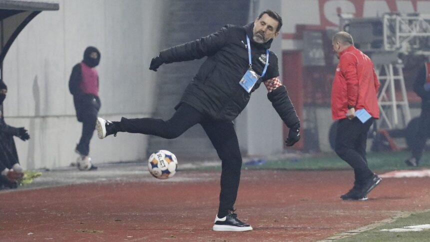 Dinamo riscă să rămână fără antrenor 1 dinamo ar putea ramane fara antrenor am vorbit cu cateva cluburi 6974711de2ae5