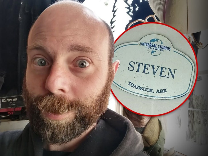 Actorul din 'Even Stevens' acuză Universal de concediere 1 even stevens actor claims he was fired from universal studios for reporting inappropriate behavior 6959b1cc0b8e8