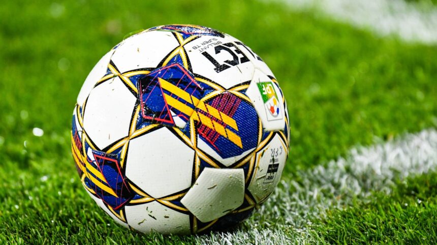 Superliga: Schimbări neașteptate și nemulțumiri în echipă 1 exclusiv schimba strategia la mijlocul drumului echipa din superliga care pregateste plecari pe banda rulanta antrenorul e foarte suparat 695f859395383