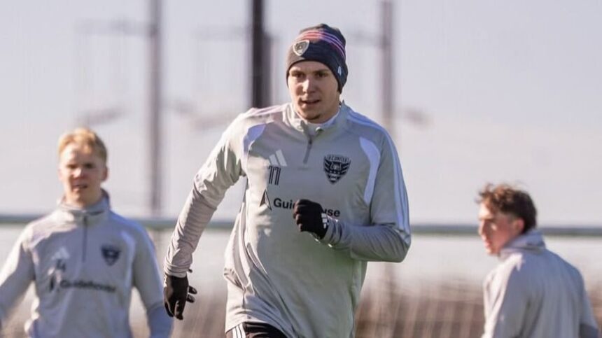 Louis Munteanu, debut la antrenamentul DC United 1 galerie foto prima zi cu louis cum a aparut louis munteanu la antrenamentul lui dc united 697727fe454eb