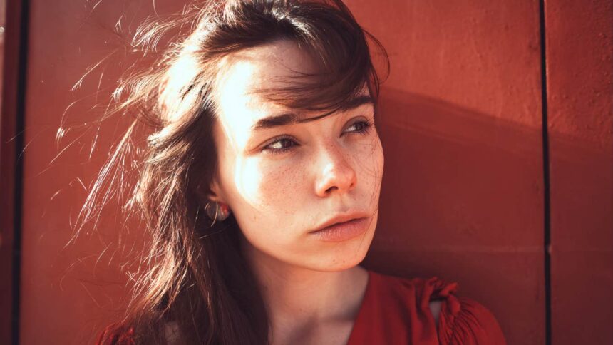 Trauma din copilărie: 3 pași pentru a începe vindecarea 1 if trauma made you feel worthless as a child here are 3 simple ways to start healing 69581e88f3c7a