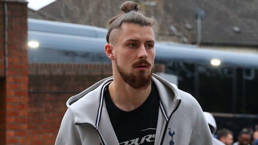 Radu Drăgușin, sprijinit de italieni pentru viitorul său 1 italienii anunta ca fac orice pentru radu dragusin decizia luata de fundasul roman 695f777276b04