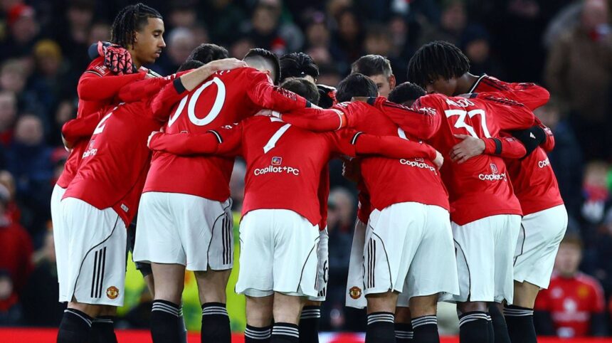 Manchester United - Manchester City: debut pentru Carrick 1 manchester united manchester city live pe voyo de la 1430 debut in derby ul cu guardiola pentru michael carrick 696b58bdadc3a