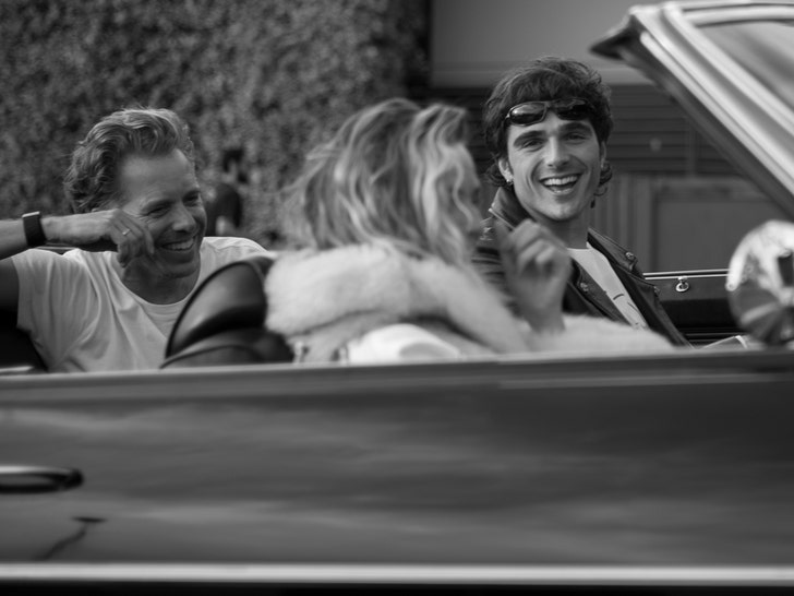 Margot Robbie și Jacob Elordi, cuplu stylish în trafic 1 margot robbie jacob elordi look great together in traffic in new pics 6977c8a4683bc