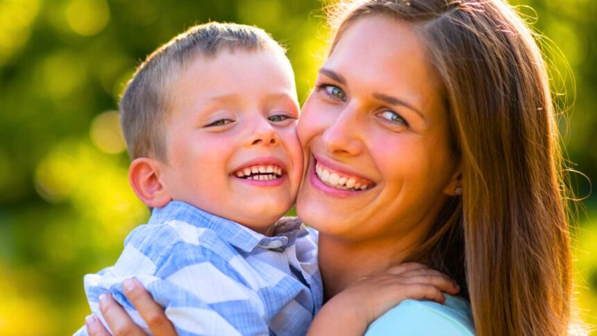 Obiceiuri admirabile ale părinților fericiți 1 parents who raise genuinely happy kids usually have these 11 admirable habits 6964ea080ecb4