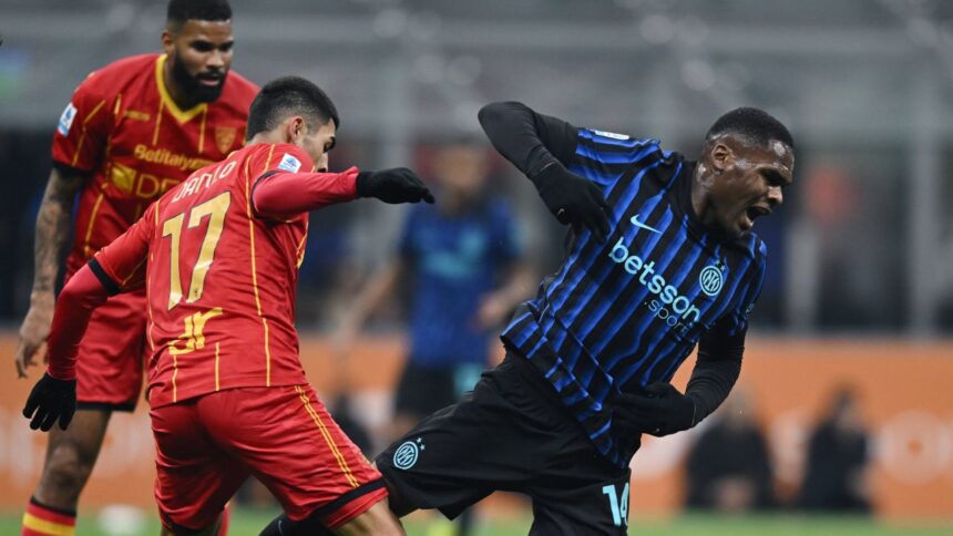 Penalty anulat Inter Milano! Stadionul a huiduit intens 1 penalty anulat pentru inter milano intreg stadionul a inceput sa huiduie 6968edda81a21