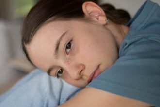 people who grew up watching their parents do these 3 things usually struggle with boundaries as adults 695a97451c025