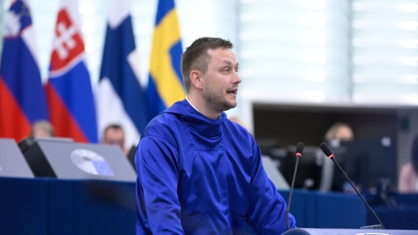 premierul groenlandei dupa comentariile lui donald trump nu ne vom lasa presati ramanem ferm pe pozitii 696e37c737c67