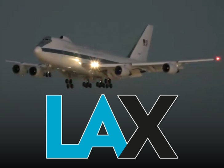 Avionul prezidențial de urgență aterizează în LA 1 presidential doomsday plane lands in los angeles provoking panic 6961383d967cf