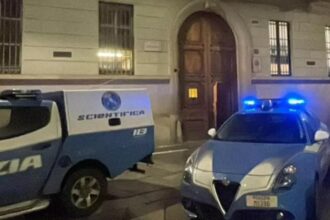 un roman a murit dupa ce a cazut de la etajul 4 al unei pensiuni din milano politia ia in calcul o crima dupa ce un barbat a fost vazut fugind din cladire 6977437479517