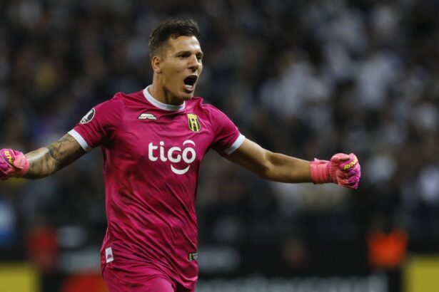 video cine este portarul golgheter al anului 2025 s a accidentat grav in aprilie si are deja 22 de goluri 6964983163250