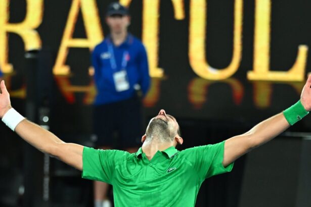 video djokovic in lacrimi dupa ce s a calificat in finala australian open gluma facuta despre sinner si ce a spus despre alcaraz 697d01090e9b6