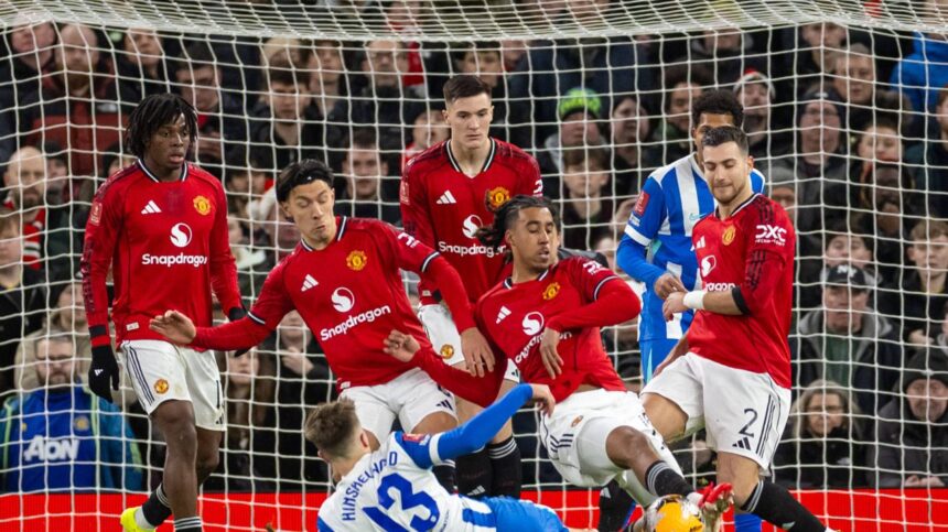 Manchester United, eliminare rușinoasă pe Old Trafford 1 video exclusiv manchester united eliminare rusinoasa chiar pe old trafford in cupa angliei 696620d4dac73