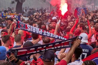 video exclusiv psg paris fc a fost oprit de mai multe ori din cauza scandarilor jignitoare impotriva lui marseille 695ff2947323c