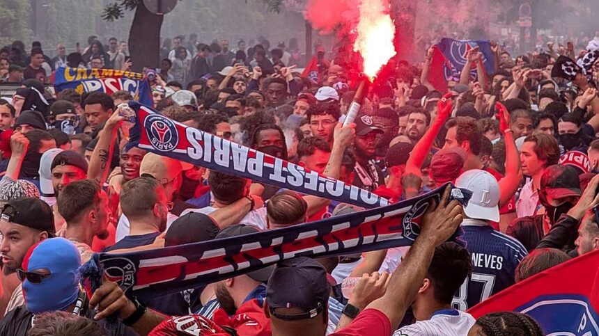 video exclusiv psg paris fc a fost oprit de mai multe ori din cauza scandarilor jignitoare impotriva lui marseille 695ff2947323c