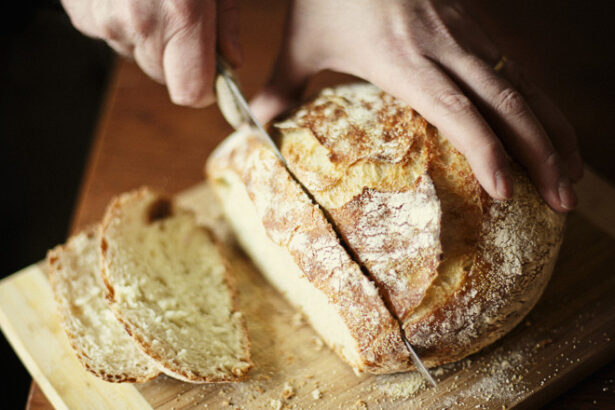 video preturi mai mari la paine din cauza scumpirilor in lant franzela alba ramane preferata romanilor nu mi ajung banii 6976f83d0552f