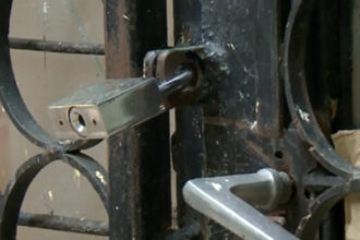 aproape 20 000 de firme au pus lacatul pe usa in 2025 bucuresti si cluj sunt in topul suspendarilor 6980746b3d809