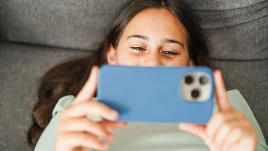 copiii sub 15 ani ar putea fi restrictionati pe retelele sociale in cehia 698974742b65e