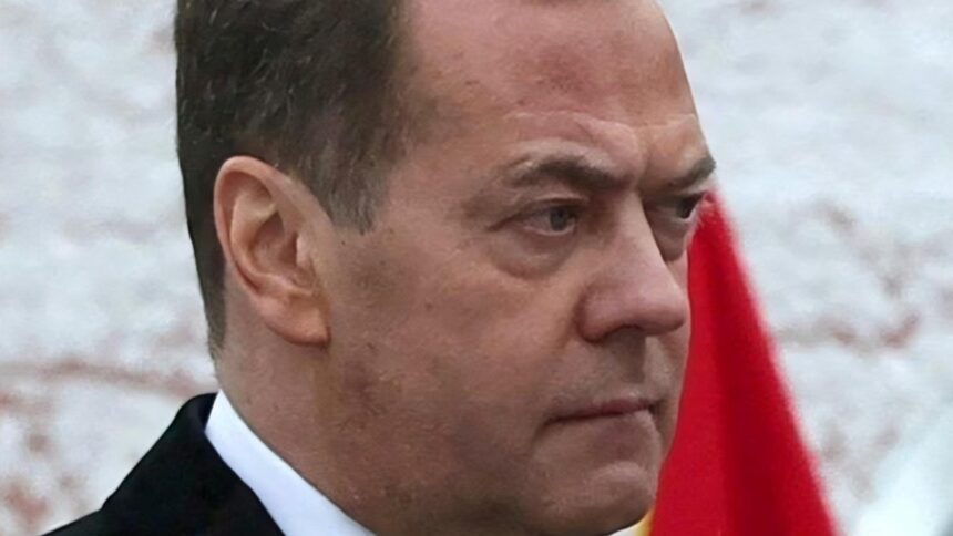 Medvedev: Lumea este mai periculoasă, Rusia evită conflictul 1 dmitri medvedev avertizeaza lumea e mai periculoasa ca oricand dar rusia nu vrea un conflict global 6980503e27aa7