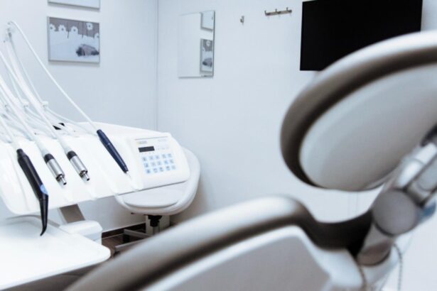 doi stomatologi din italia condamnati la inchisoare dupa ce i au scos unei femei 11 dinti sanatosi 6980829380380