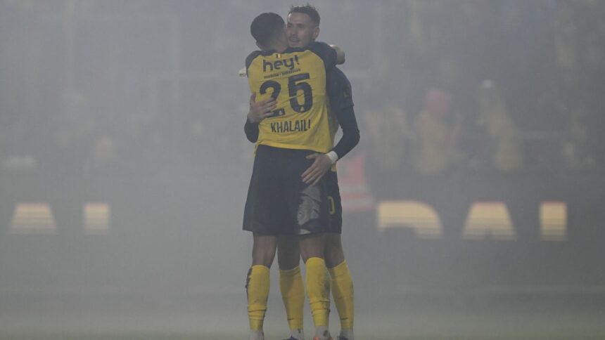 Fotbalist român, jucătorul meciului în finala Cupei Belgiei 1 foto si video formidabil fotbalistul roman a evoluat doar 7 minute dar a fost desemnat jucatorul meciului si este in finala cupei belgiei 6999cdcd0de3b