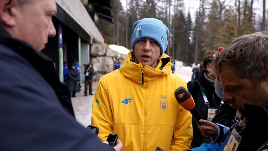 Ucrainean interzis la Jocurile Olimpice, premiat cu 200.000 $ 1 galerie foto ucraineanul interzis la jocurile olimpice a primit 200 000 de dolari exact suma pentru o medalie de aur 69958ae8a3f5f