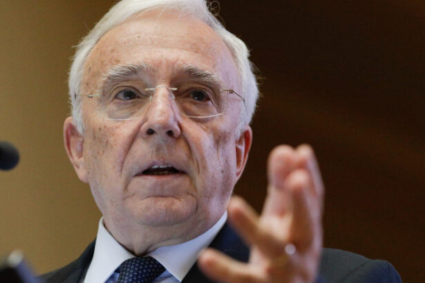 guvernatorul bnr mugur isarescu va prezenta miercuri raportul trimestrial asupra inflatiei care sunt noile prognoze 699595a1e039a