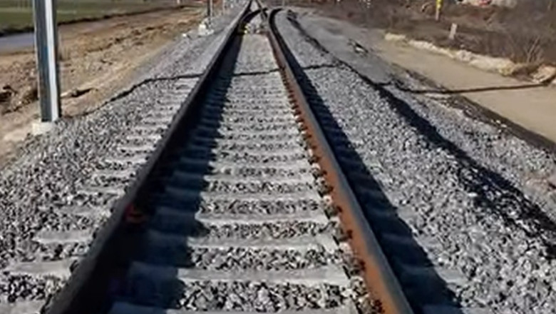 Calea ferată Timișoara-Lugoj s-a extins cu 10 km 1 inca 10 kilometri de cale ferata au fost dati in circulatie pe cel mai avansat tronson din magistrala cfr intre timisoara si lugoj 698e2fe2b3ce9