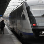 incident in gara de nord din bucuresti un vagon al unui tren cfr calatori a deraiat circulatia este blocata 698eeb605d818