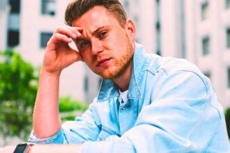 men who say they dont need anyone usually experienced these 11 things as kids 698545e828039