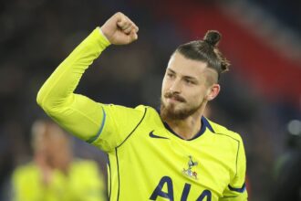 noul antrenor al lui tottenham l a laudat pe radu dragusin i am remarcat imediat talentul 699b3927165e8