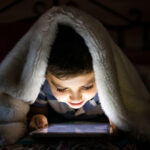 organizatia salvati copiii cere interzicerea retelelor sociale pentru copiii sub 13 ani avertisment privind dependenta si abuzurile 698b1256e57f3