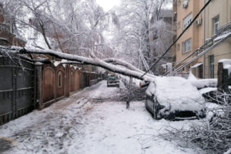 peste 180 de dosare de dauna dupa ninsorile din luna februarie zeci de locuinte si aproape 100 de masini au fost avariate 699c3429ebd0f