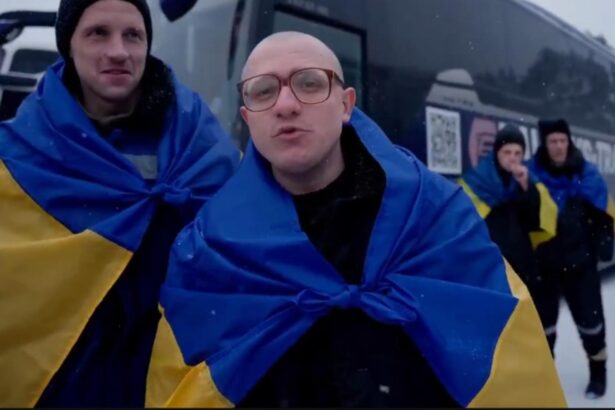 schimb major de prizonieri intre rusia si ucraina dupa cinci luni de impas peste 300 de captivi eliberati video 698592b3ce276