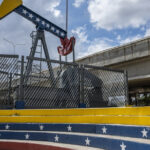 sua ridica restrictiile si lasa cinci mari companii petroliere sa reia operatiunile in venezuela 698f6a21ece52