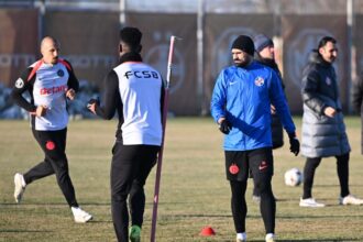 veteranul de la fcsb vrea sa bata toate recordurile gigi becali a intervenit dar crezi ca mai poate 698d99b309b5f