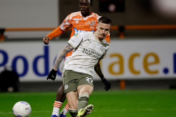 video dennis man a recidivat intrat de pe banca a inscris in surpriza de proportii din olanda 6990171b275f0