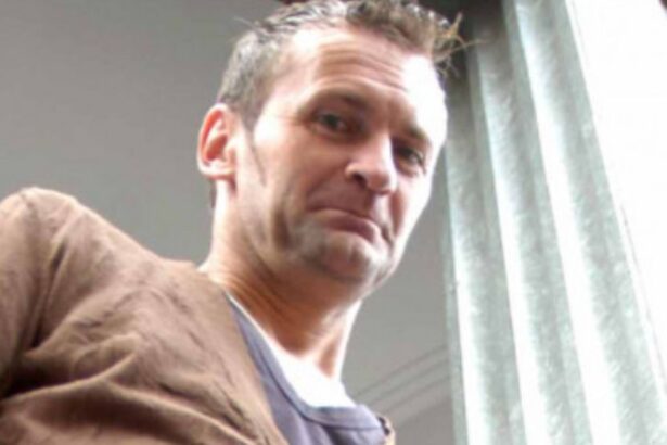 video gica craioveanu nu se teme de grupa romaniei din nations league uitati va la el pare ca si a pus ghetele invers 69973b39aa783