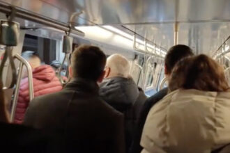 video probleme la metrou un tren s a defectat la statia constantin brancoveanu si a fost retras din circulatie 699da42cda8d2