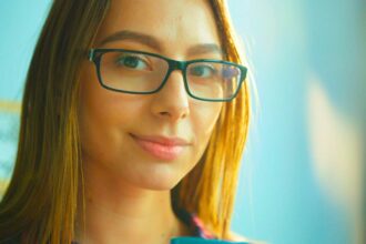 11 quiet signs you raised a daughter who knows her worth 69a7003e3d516