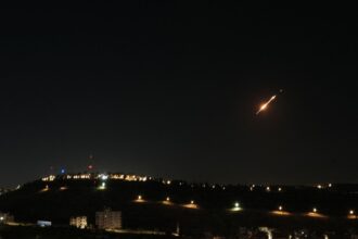 a cincea zi de razboi orientul mijlociu alerta de securitate crescuta si evacuari masive in cipru atacuri in arabia saudita si liban 69a7c23787b8e