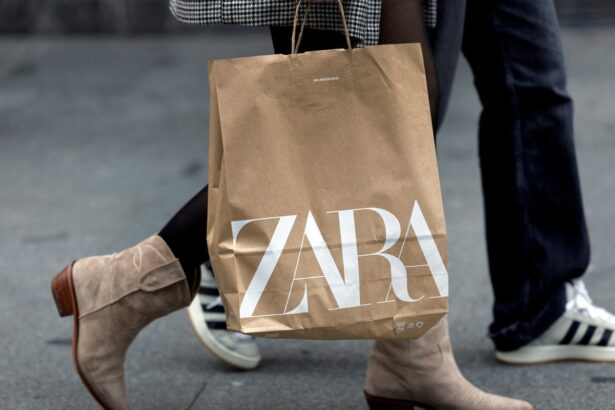 billionaire zara founder amancio ortega to receive e3 23bn dividend 69b21e586e3e9
